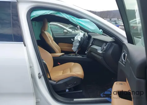 2020 Volvo Xc60 T6 Momentum from USA, damaged, VIN YV4A22RK1L1566162